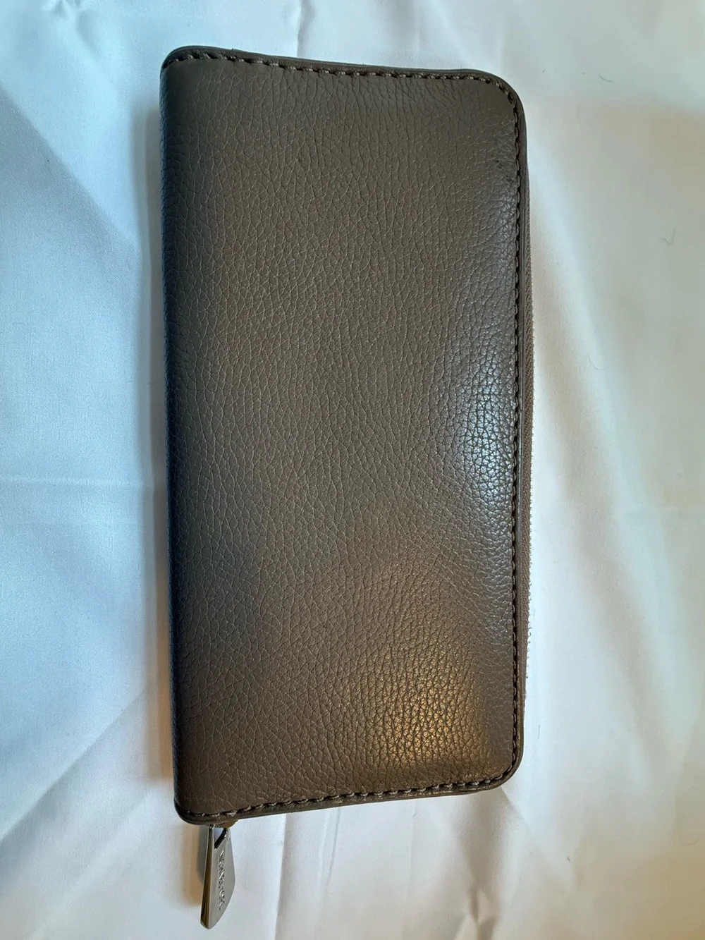 Classic Michael Kors Jet Set Travel Large Leather Continental Wallet- Taupe
